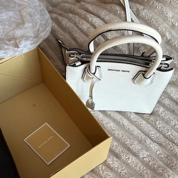 Michael Kors Black and White Satchel Set - Picture 5 of 7